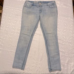 Light Washed Jeans